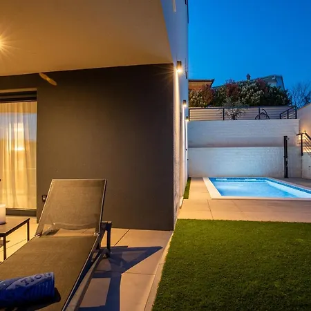 Apartamento Annabel's Luxury With Private Pool, Indoor Jacuzzi With Sauna Krk Town