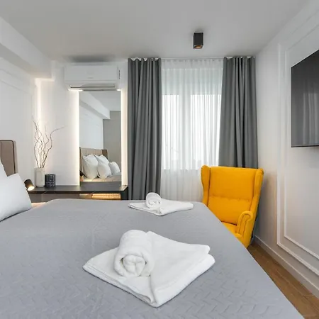 Annabel's Luxury With Private Pool, Indoor Jacuzzi With Sauna Apartamento *