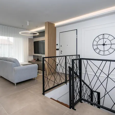 Annabel's Luxury With Private Pool, Indoor Jacuzzi With Sauna Apartment Krk Town