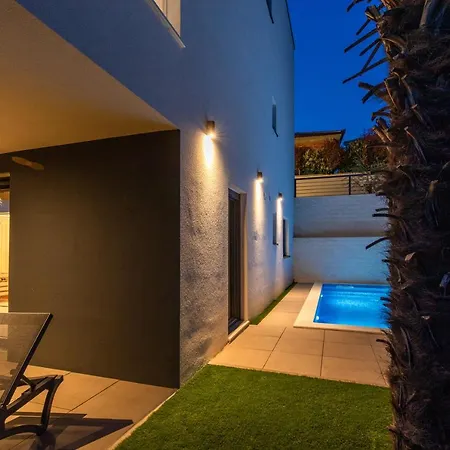 Annabel's Luxury With Private Pool, Indoor Jacuzzi With Sauna * Krk Town